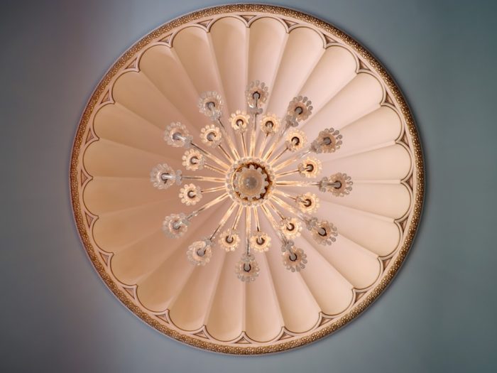 Photo porcelain table lamp