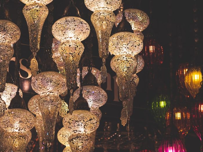 Photo rattan chandelier