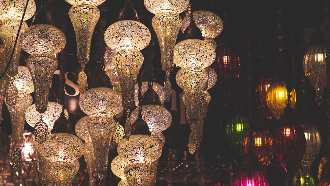 Photo rattan chandelier