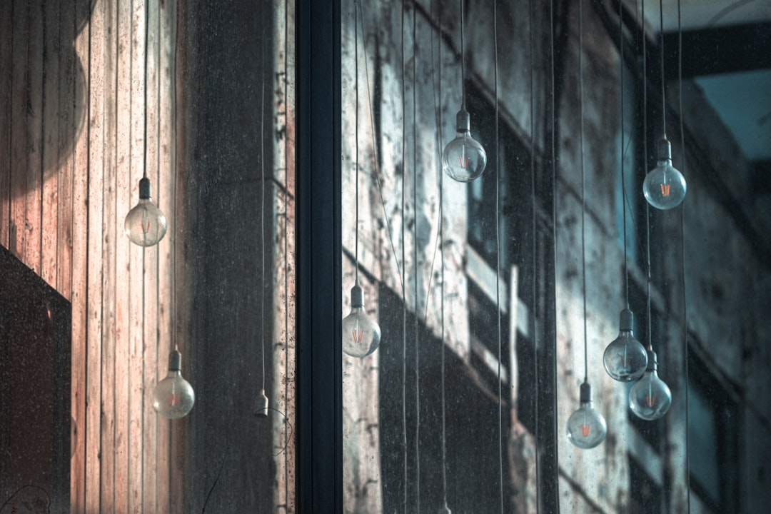 Photo vintage filament bulb fixture