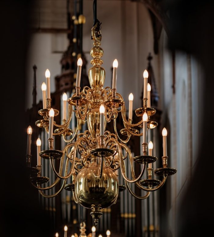 Photo cottage brass chandelier