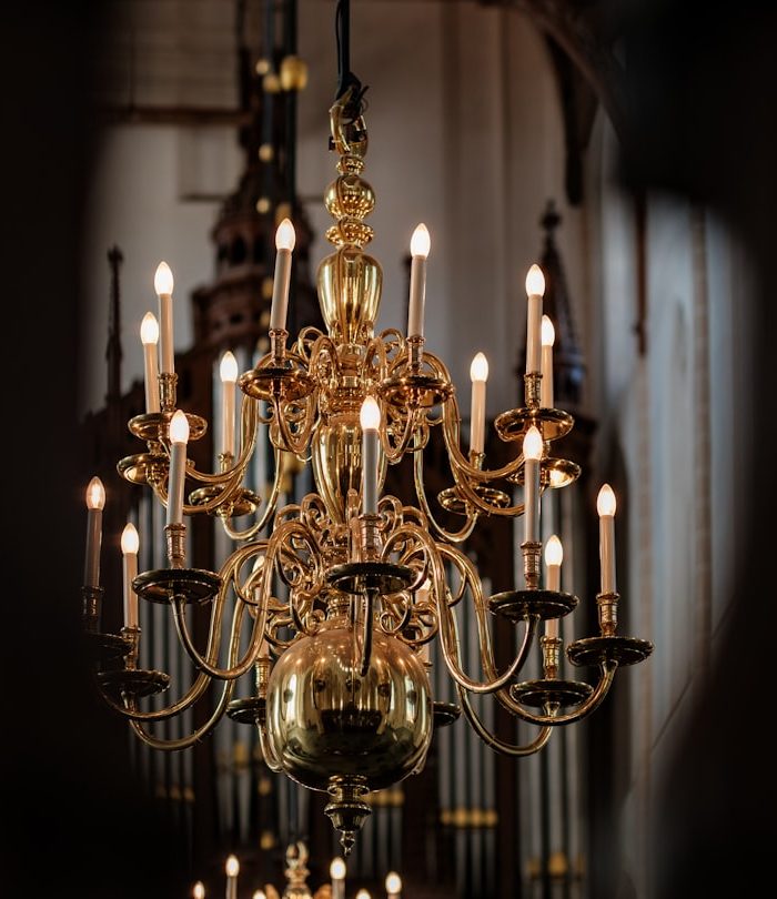 Photo cottage brass chandelier