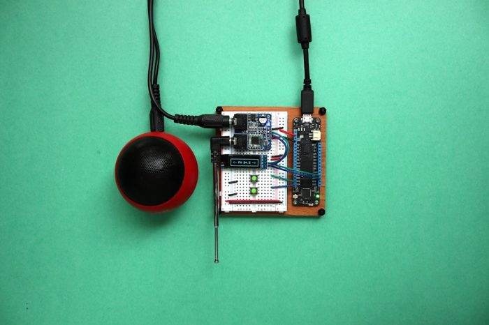 Photo pendant motion sensor